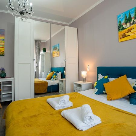 Chic Studio Old City Center - Ivo19 Bukarest Eksteriør billede