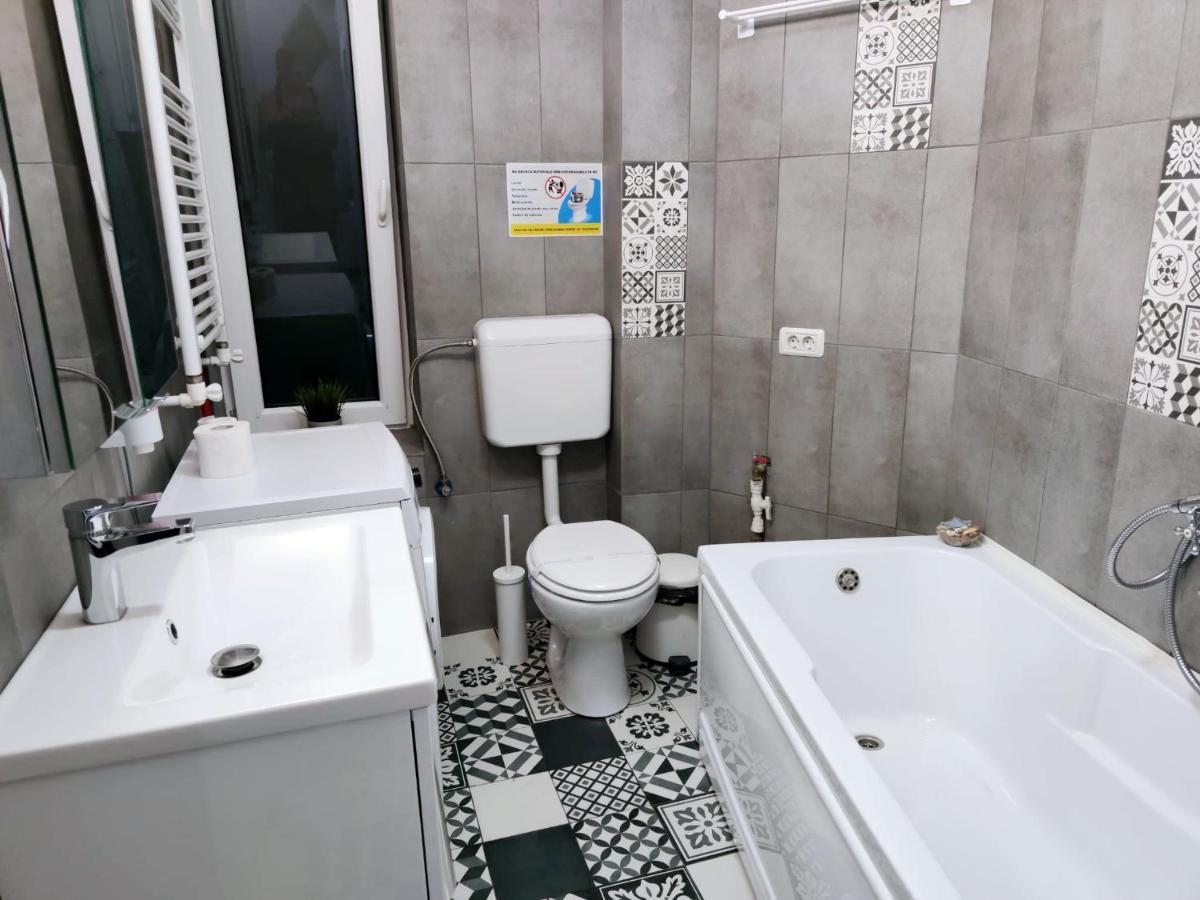 Chic Studio Old City Center - Ivo19 Bukarest Eksteriør billede